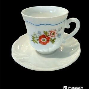 Vintage Arcopal France Paradise pattern tea/coffee cups w/saucer milkglass set 4